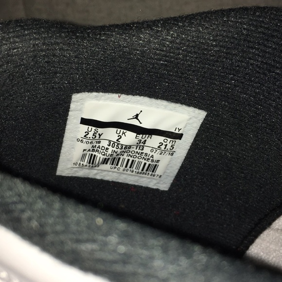 Youth Jordan 8 retros - Picture 8 of 8